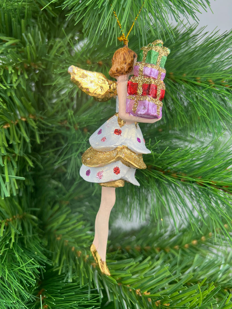 Christbaumschmuck Figur Engel weiß-gold mit Geschenken und kurzem gepunkteten Kleid Hänger Weihnachten Baumschmuck 14cm