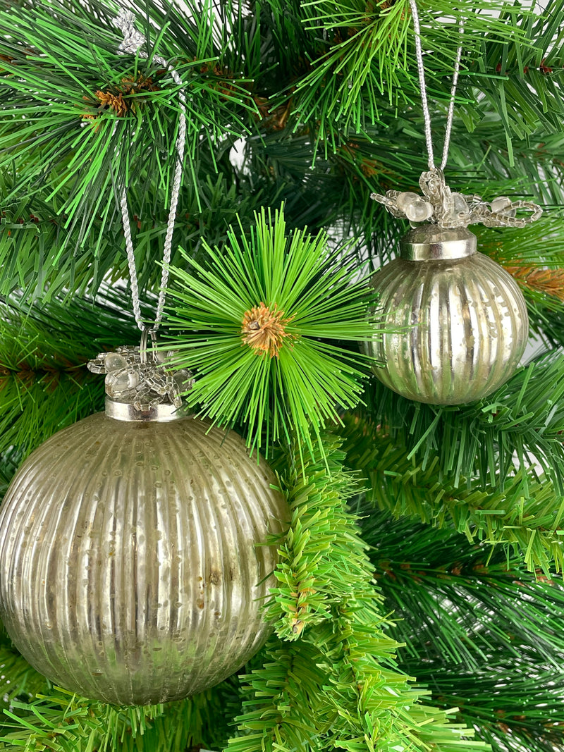 Kugel SANI Weihnachtsbaum Christbaum Weihnachtskugel antik silber mit Perlen gefärbtes Glas Christbaumschmuck Kugel Weihnachtsbaum Weihnachten Hänger 10cm