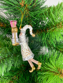 Kleiner Gabenträger Weihnachtsmann mit Geschenken mini Weihnachten Deko Hänger Christbaumschmuck 9 cm weiß-gold-silber