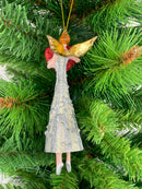 Christbaumschmuck Figur Engel mit rotem Herz in silber-cremefarbenem Kleid Baumschmuck 16cm