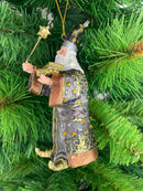 Baumschmuck Zauberer Hexer in einem langen Mantel, Zauberbuch u. Stern braun-anthrazit-gold 12 cm