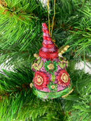 Kleiner Weihnachtsmann mit Feder und Schriftrolle grün-rot-gold Deko Hänger handbemalt Weihnachten Christbaumschmuck 8 cm