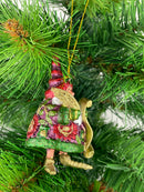 Kleiner Weihnachtsmann mit Feder und Schriftrolle grün-rot-gold Deko Hänger handbemalt Weihnachten Christbaumschmuck 8 cm