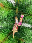 Kleiner Gabenträger Weihnachtsmann mit Geschenk mini Weihnachten Deko Hänger Christbaumschmuck 8 cm rot-grün