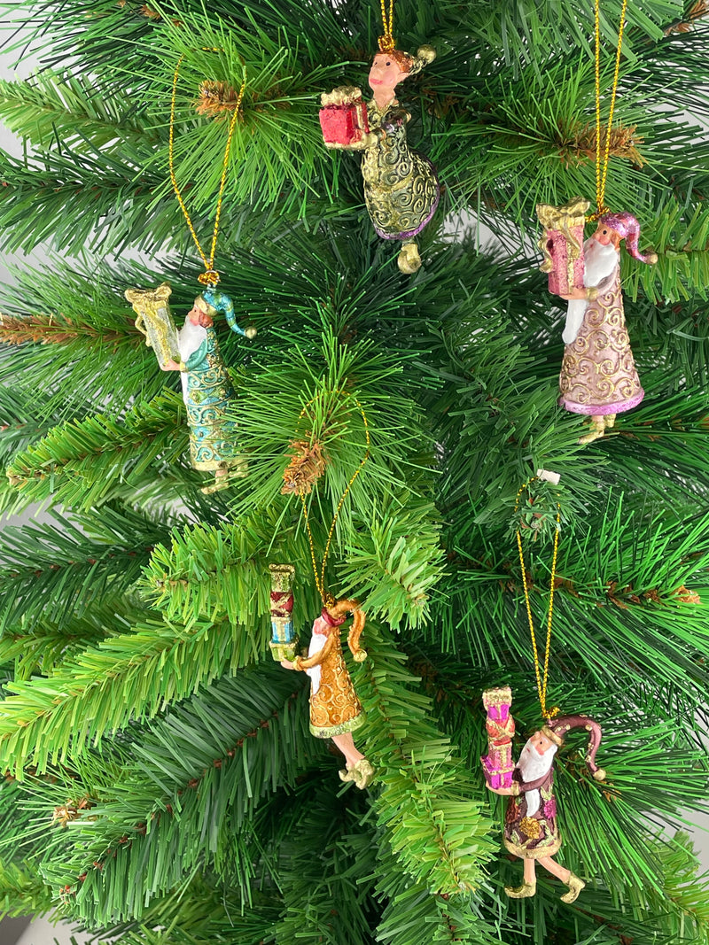 Kleiner Gabenträger Weihnachtsmann mit Geschenk türkis gold mini Weihnachten Deko Hänger Christbaumschmuck 8 cm