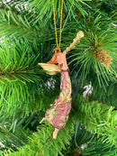 Kleiner Engel mit Flöte Musikengel mini Weihnachten Deko Hänger Christbaumschmuck 8 cm weinrot