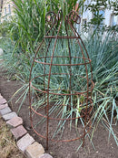 Rankturm VAZA Rankgitter Rankhilfe Obelisk Rankgerüst Metall Eisen mit Edelrost Staudenhalter in drei Größen