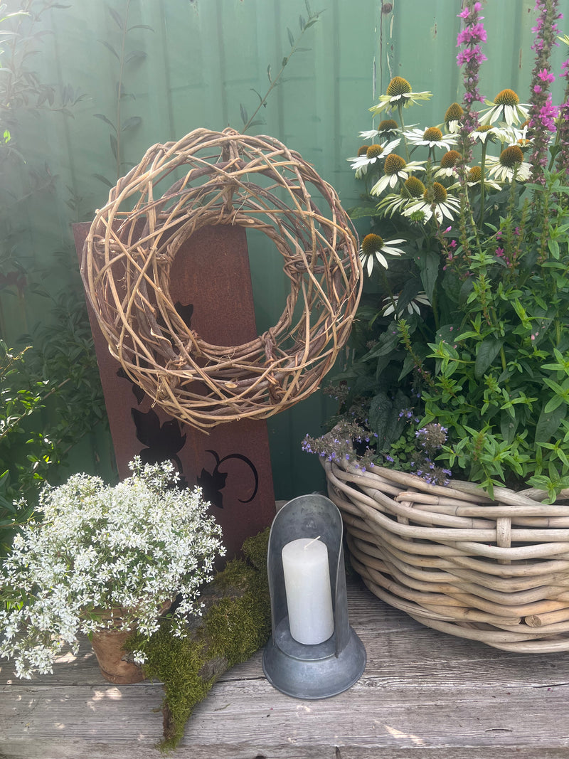 Lichtobjekt Dekosäule  zum Stellen  mit Efeu Ranken Säule Metall mit Edelrost Deko 22,5x22,5x60 cm