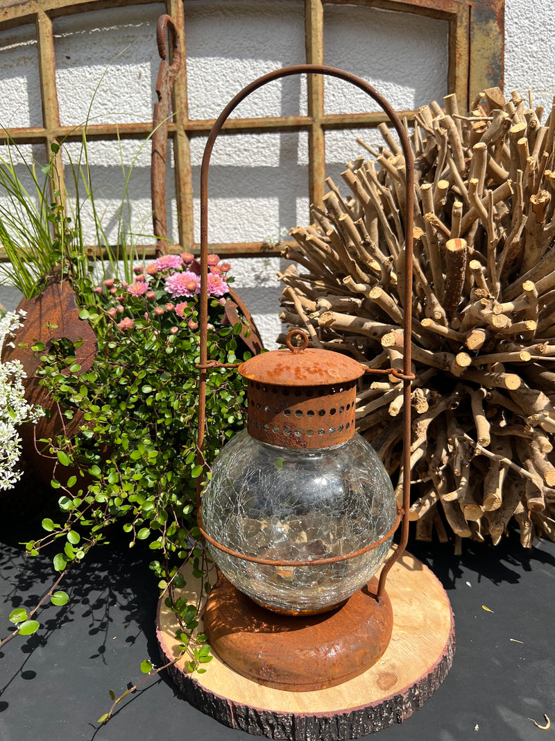 Laterne aus  Metall mit Edelrost mit abgerundetem Cracle Glas Kerzenhalter Rost Deko Leuchtfeuer Gartendeko Edelrost in zwei Größen