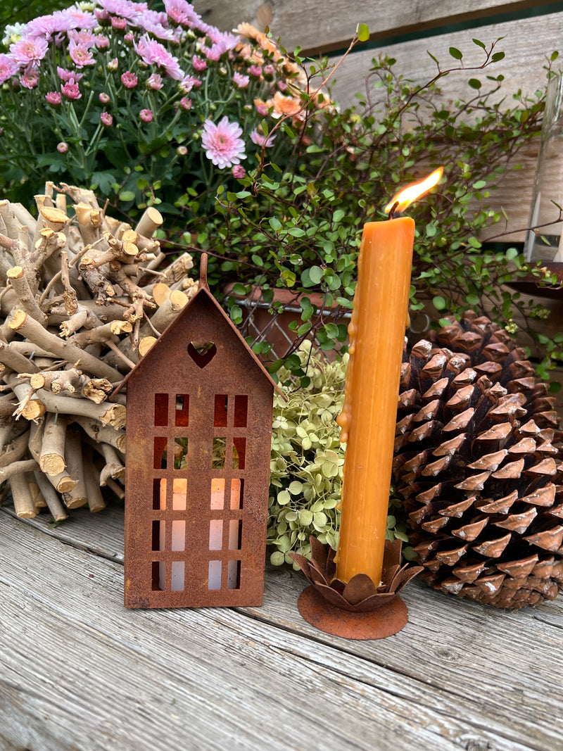 Gartendeko Häuschen mit Herz und Ring Windlicht Gartenlicht Gartendeko zum Stellen Metall Rost Deko 17cm hoch