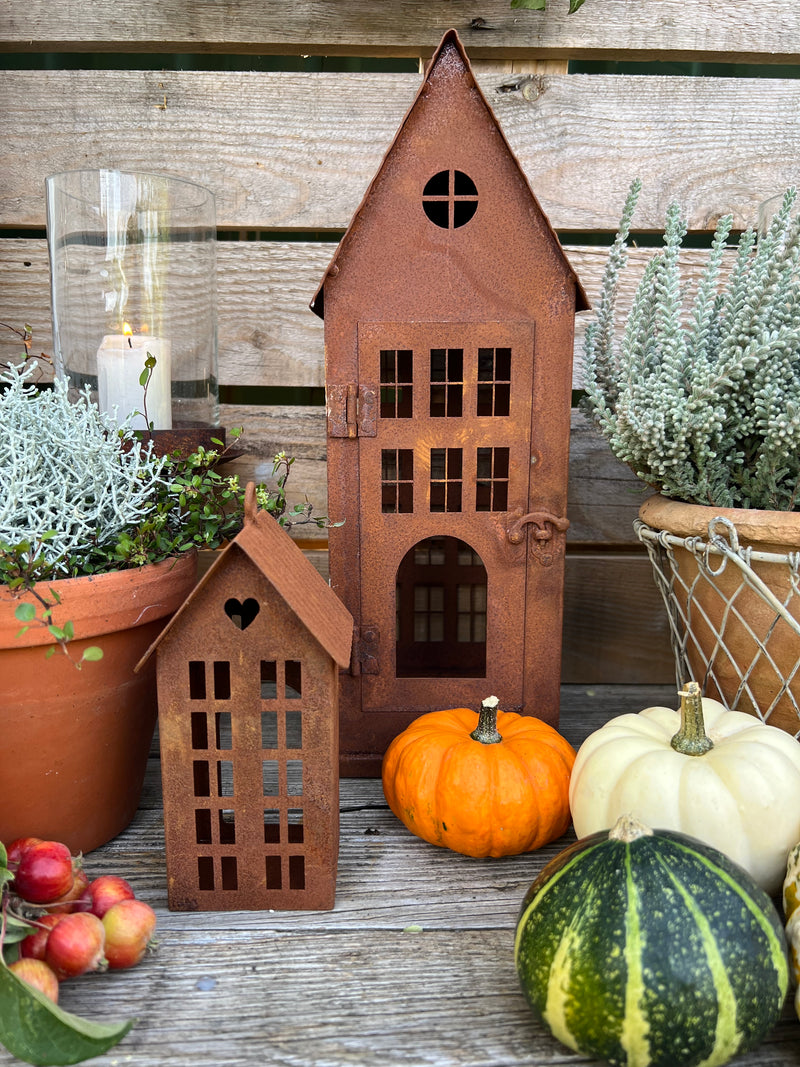 Gartendeko Haus mit Tür Windlicht Gartenlicht Gartendeko zum Stellen Metall Rost Deko 38cm hoch