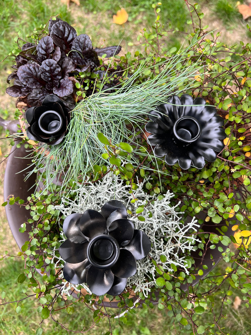 Kerzenhalter Blume für Stabkerzen zum Stecken mit Stab Metall schwarz lackiert oder verrostet Advent Weihnachten Kranz