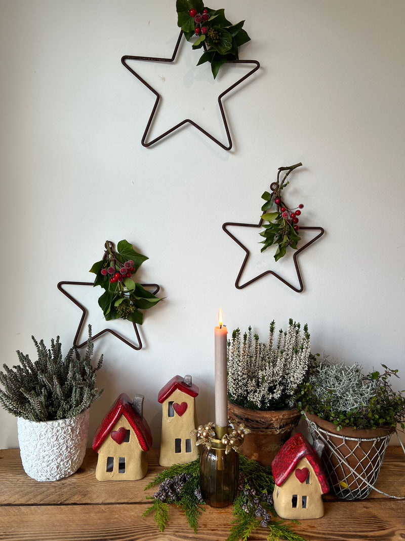 Dekorationsfigur Haus Braun Rot Keramik Deko Gartendeko mit Herz in drei Größen