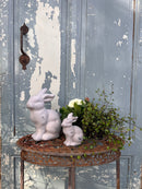 Gartendeko Hase Figur aus Keramik Vintage Ostern Osterdeko Dekoration Osterhase grau in zwei Größen