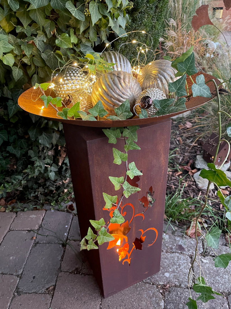 Lichtobjekt Dekosäule  zum Stellen  mit Efeu Ranken Säule Metall mit Edelrost Deko 22,5x22,5x60 cm