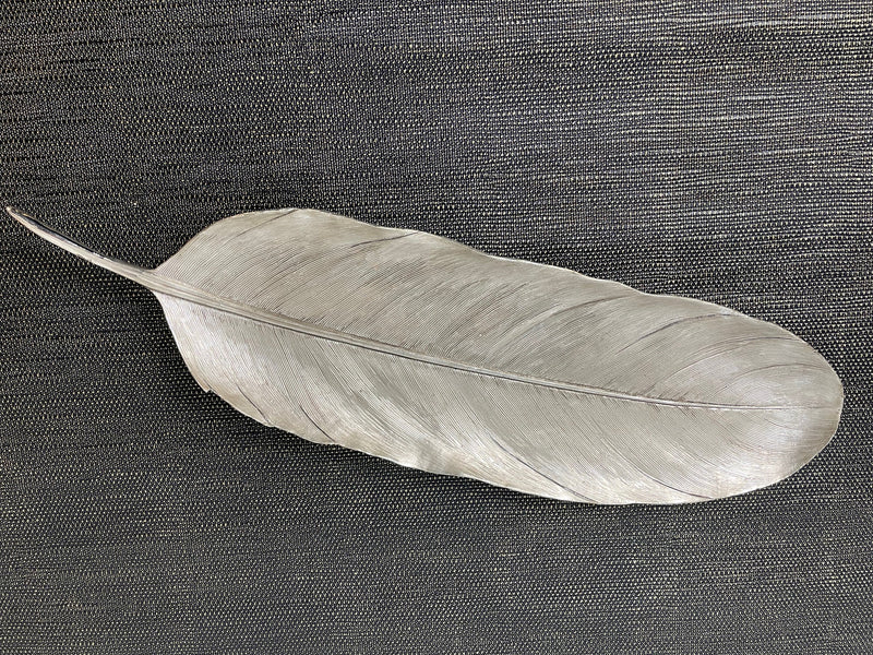 Schale Blatt Tablett silber Blattform aus Kunstharz dekoratives, zeitloses Design Serviertablett Dekoration L/B/H: 43/12/4 cm