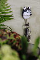 KLEIDERHAKEN SIBERIAN HUSKY Hund Garderobe Wandhaken massiv Landhaus Vintage handgeschnitzt und handbemalt Holz und Metall-Haken 11cm hoch