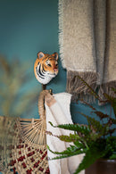 KLEIDERHAKEN TIGER Garderobe Wandhaken massiv Landhaus Vintage handgeschnitzt und handbemalt Holz und Metall-Haken 11cm hoch