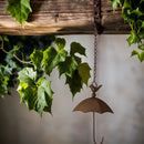 Regenschirm mit Vogel oben, unten mit einem Haken für Meisenknödel Futterstation mit Kette zum Aufhängen Dekoration Höhe 26cm + 28cm Kette