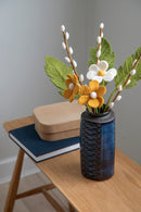 Deko Weide Zweig mit weißen Kätzchen aus Filz Ostern Osterdeko Frühling Fairtrade weich 60cm lang leicht unzerbrechlich