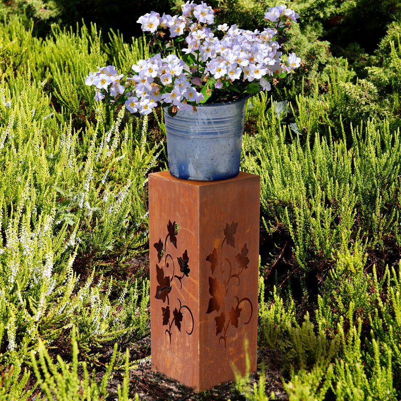 1 Stück Gartendeko Lichtobjekt Efeu Ranken zum Stellen Säule Kübel Metall Rost Deko 22,5x22,5x60 cm