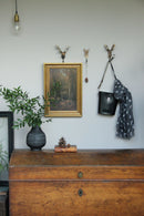 KLEIDERHAKEN HIRSCH Garderobe Wandhaken massiv Landhaus Vintage handgeschnitzt und handbemalt Holz und Metall-Haken 11cm hoch