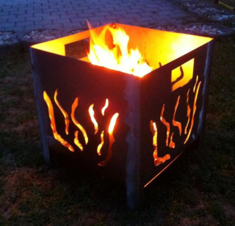 Feuerkorb aus Metall | Gartendeko Rost Feuerstelle