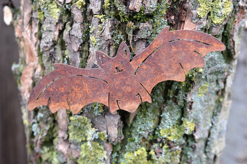 Gartendeko Fledermaus mit Dorn Schraube Baumtier Metall Rost Deko