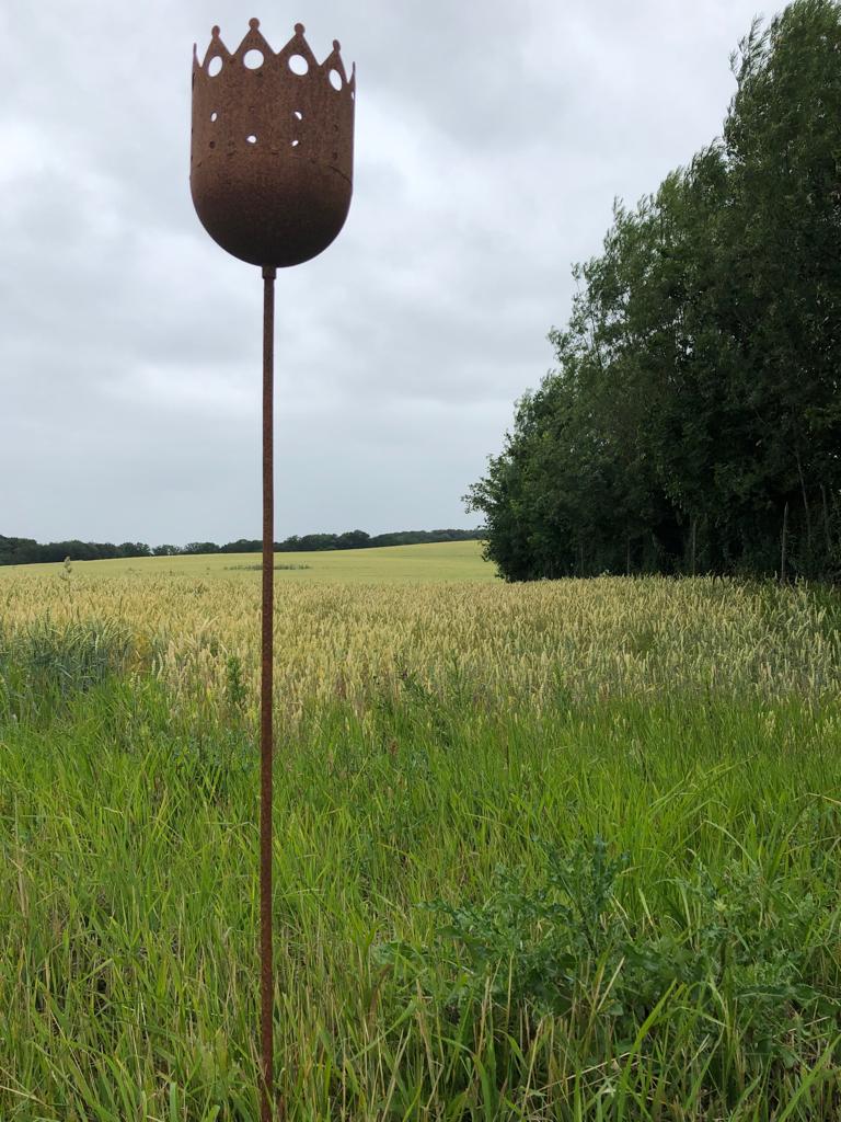 Kerzenhalter "Krone" 120cm hoch aus Metall mit Edelrost Leuchtfeuer Gartendeko Stab