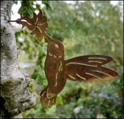 Gartendeko Kolibri mit Dorn Schraube Vogel Baumtier Metall mit Edelrost Deko 17x18cm